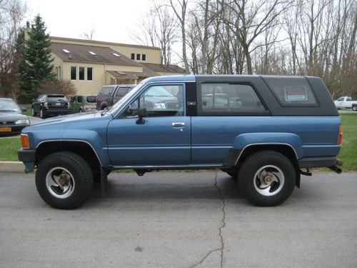 1989 toyota 4runner dlx sport utility 2-door 2.4l