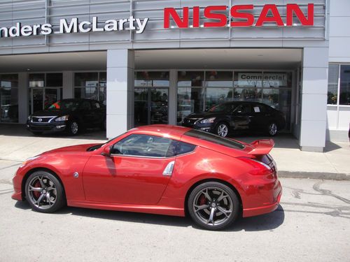 2013 nissan 370z nismo coupe 2-door 3.7l 6spd w/ 559 miles! $45k msrp!