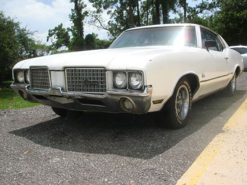 72 oldsmobile cutlass supreme holiday hard top olds barn find project