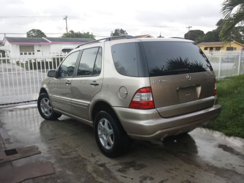 2004 mercedes-bens suv ml500.    best offer or trade.