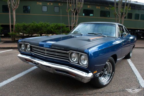 Beep beep!  beautiful road runner with numbers matching 383 and 4-speed!