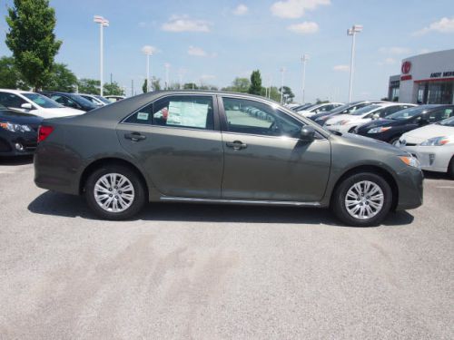 2014 toyota camry le