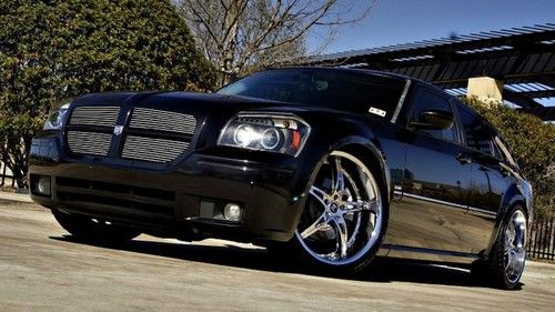 2005 dodge magnum heated seats pwr seats keyless entry rear a/c custom wheels