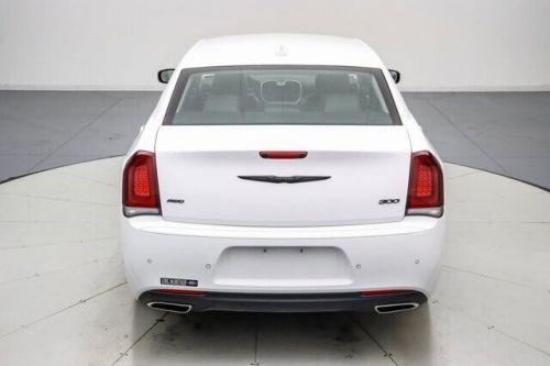 2023 chrysler 300 series touring