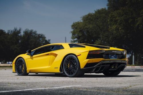 2018 lamborghini aventador highly optioned