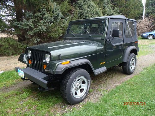 1995 jeep wrangler rio grande sport utility 2-door 2.5l