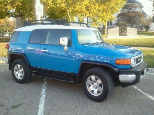 2007 toyota fj cruiser *sunroof*4wd*roof rack*upgrade pkg #2*65k miles*