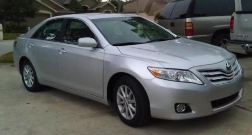 2011 toyota camry 4dr xle sedan with super low 15,500 miles