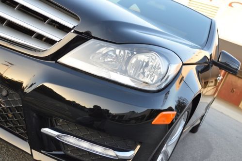 2013 mercedes-benz c250! amg package! black on black! pristine condition!