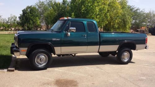 Dodge cummins 4x4 club cab diesel ford 7.3 power stroke 4x4 diesel 12 valve