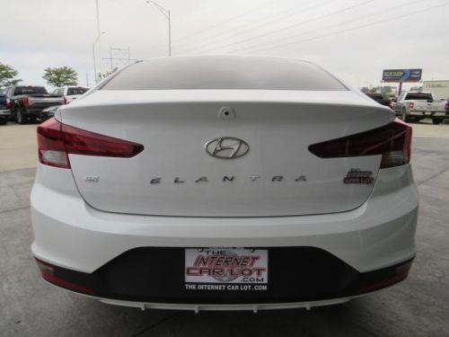 2019 hyundai elantra se sedan 4d