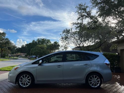 2012 toyota prius v prius v five hybird 31 toyota dealer services 1 fl owner