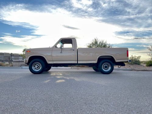 1986 ford f-250 xlt 4x4! new paint