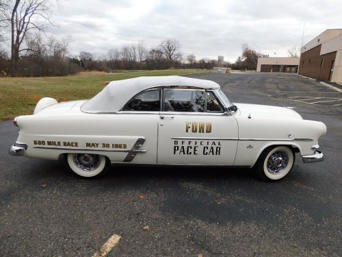 1953 ford crestline sunliner