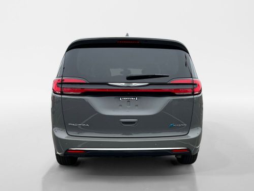 2022 chrysler pacifica hybrid touring l