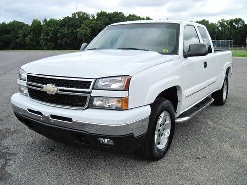 2007 chevy silverado 1500 4x4 4wd z71 ext cab v8 5.3l white