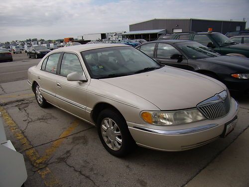 2001 lincoln continental ivory 4 dr sedan, base trim, fwd, gas v8, 4.6l dohc 32v