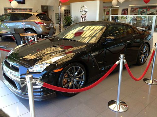 2014 nissan gt-r premium