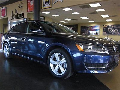 12 volkswagon passat 2.5le only 7k miles blue