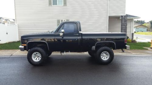 1986 chevrolet short box 4x4  half ton pickup ***4inch lift*** 35in tires