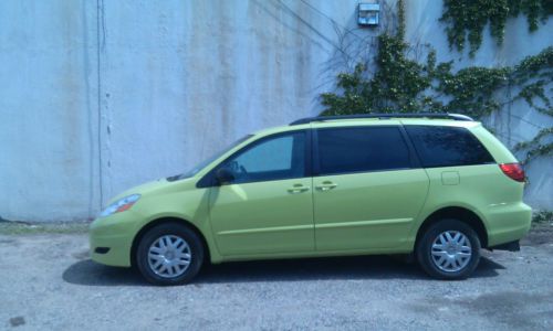 2010 toyota sienna le mini passenger van 5-door 3.5l