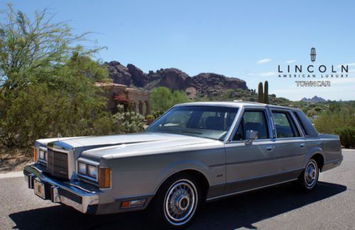 1989 lincoln town car sedan 4-door 5.0l