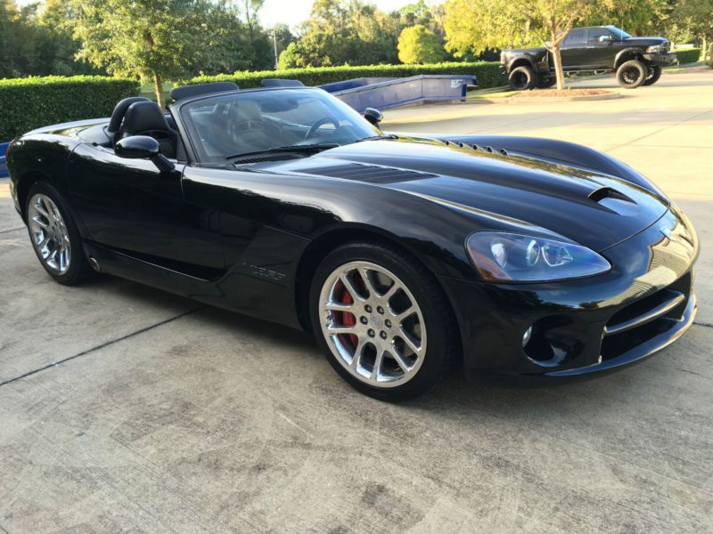 2004 dodge viper