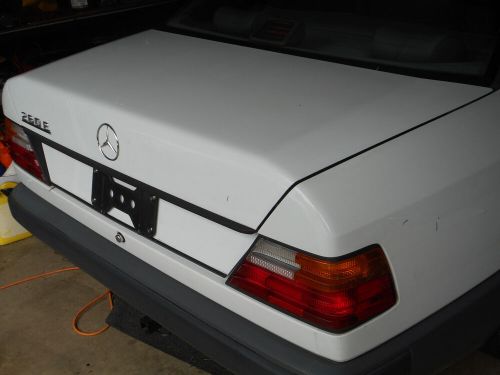 1987 mercedes-benz 260e base