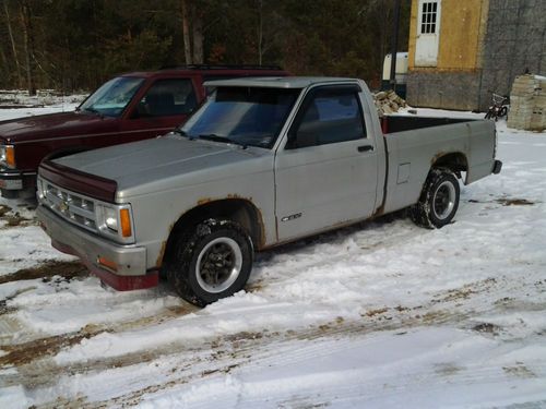 1991 chevrolet s10 base standard cab pickup 2-door 2.5l