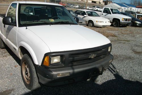 1995 chevrolet s10 base standard cab pickup 2-door 4.3l