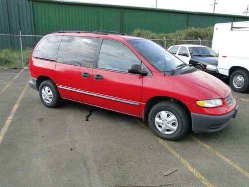 1999 plymouth voyager base- 7 passenger van - nice!