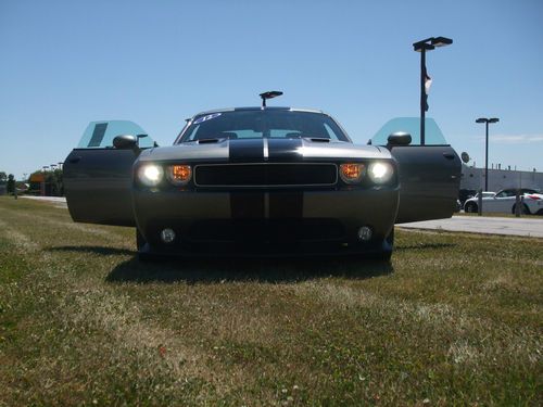 2012 dodge challenger srt8 coupe 2-door 6.4l