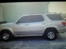 2005 toyota sequoia color tan 4 doors good condition