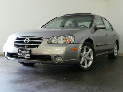 Clean carfax, v6, xenons, keyless entry, am/fm/cd, fog lights