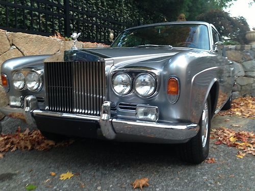 Beautiful condition silver shadow rolls royce