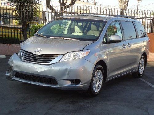 2013 toyota sienna xle damaged salvage only 5k miles runs cooling good wont last