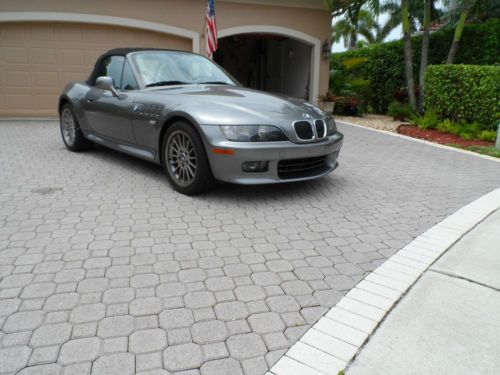 2001 bmw z3 roadster convertible 2-door 3.0l great miles look!!!