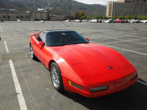 1992 chevrolet corvette base hatchback 2-door 5.7l