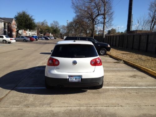 2008 volkswagen gti base hatchback 2-door 2.0l-white with red calipers