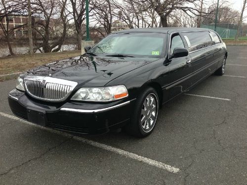 2005 lincoln town car