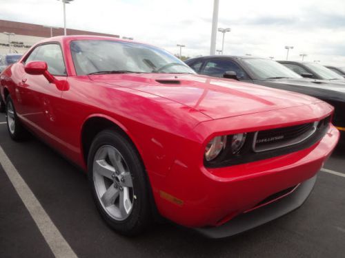 2014 dodge challenger sxt