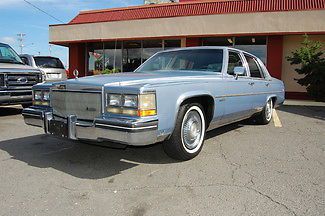 Very nice 1983 cadillac fleetwood brougham de elegance......unit# u17w