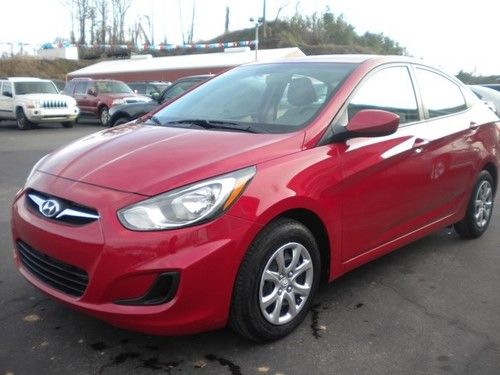 2012 hyundai accent gls automatic 4-door sedan gas saver! low miles!!