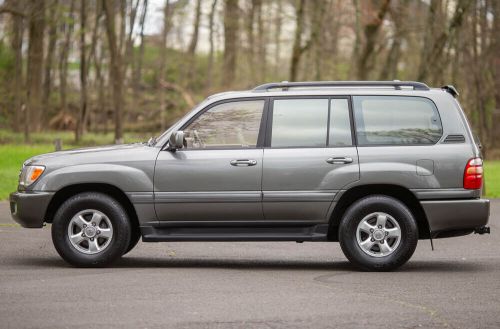 2002 toyota land cruiser low 132k mi t-belt navi tow 3rd row!