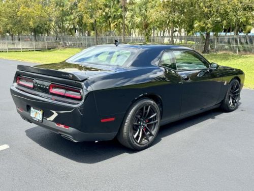 2022 dodge challenger r/t scat pack coupe 2d