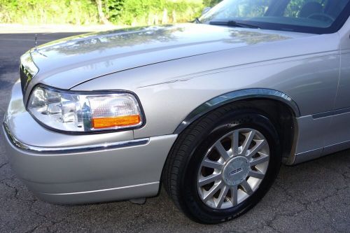 2006 lincoln town car