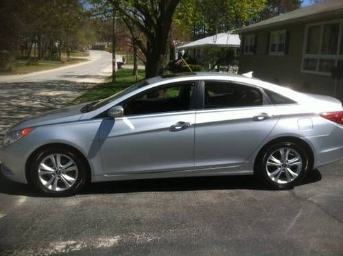 2011 hyundai sonata limited sedan 4-door 2.4l