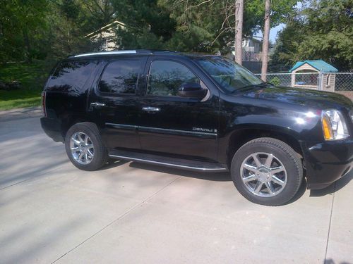 2007 gmc yukon denali sport utility 4-door 6.2l