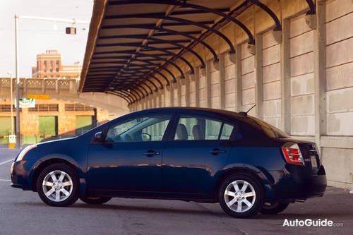 2009 nissan sentra se-r sedan 4-door 2.5l