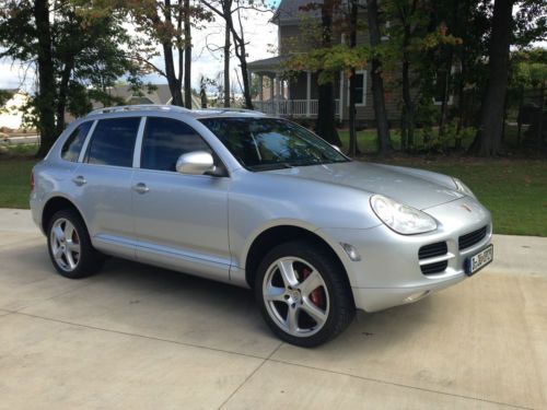 2005 porsche cayenne awd, only 78k miles, v6, nav, dvd, 20" wheels, serviced!